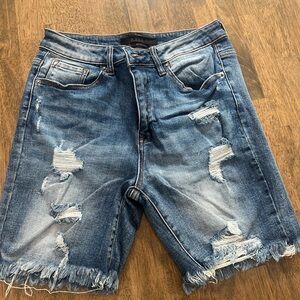 VGUC risen shorts size M